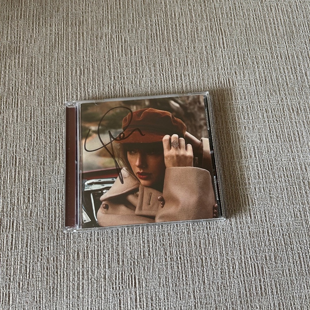 Signed Taylor Swift Red CD (Taylor's Version)!